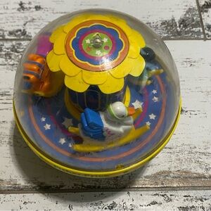1985 Vintage Fisher Price Chime Ball 1150 Roly-Poly Yellow Floats 3m-3y USA